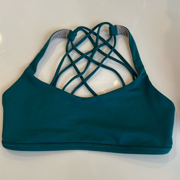 lululemon athletica Accessories - Lululemon sports bra. Size 6